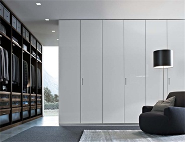 夏季來臨，定制衣柜要如何保養？